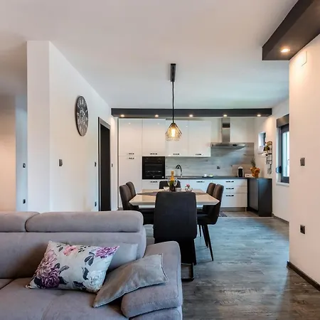 Gabrijela Apartman Muntic